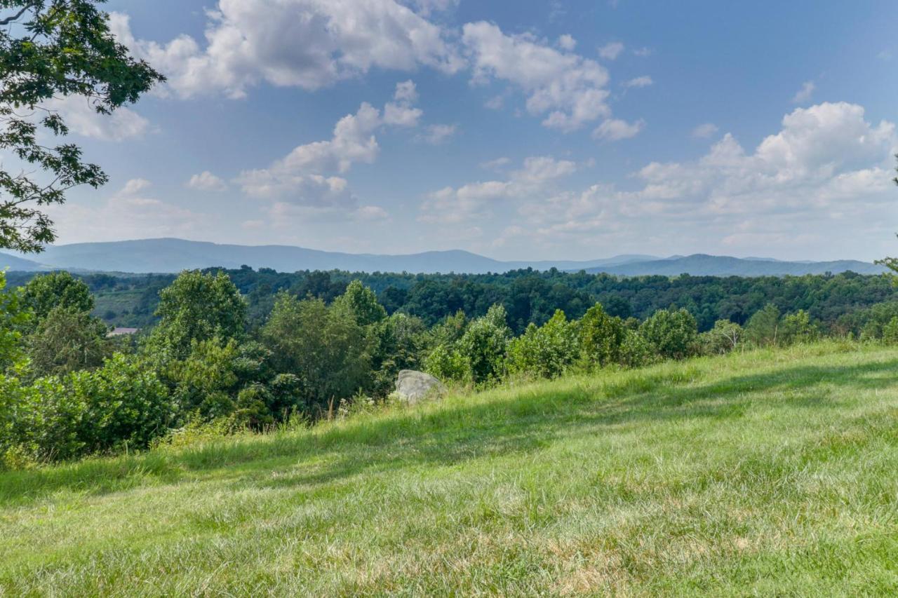 Rustic Baileys Retreat Cabin Near Wineries! Crozet Luaran gambar