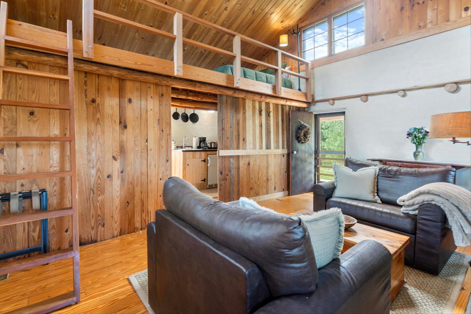 Rustic Baileys Retreat Cabin Near Wineries! Crozet Luaran gambar